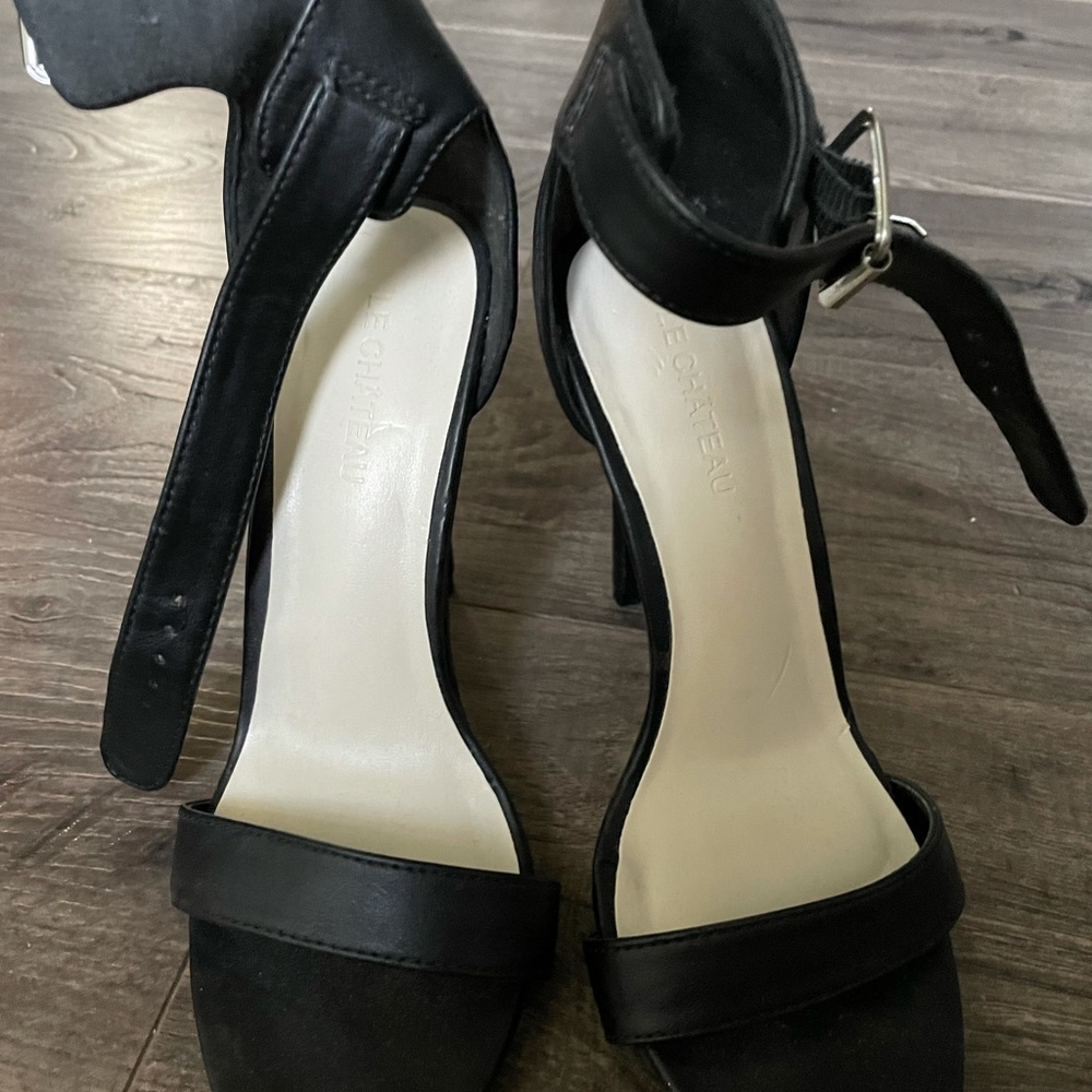 Heels - Picture 3 of 3